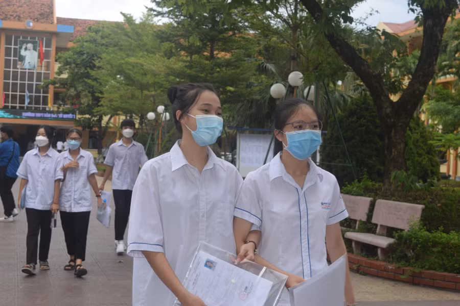 Nhiều thí sinh cho biết đề Toán năm nay vừa sức và có tính phân loại.