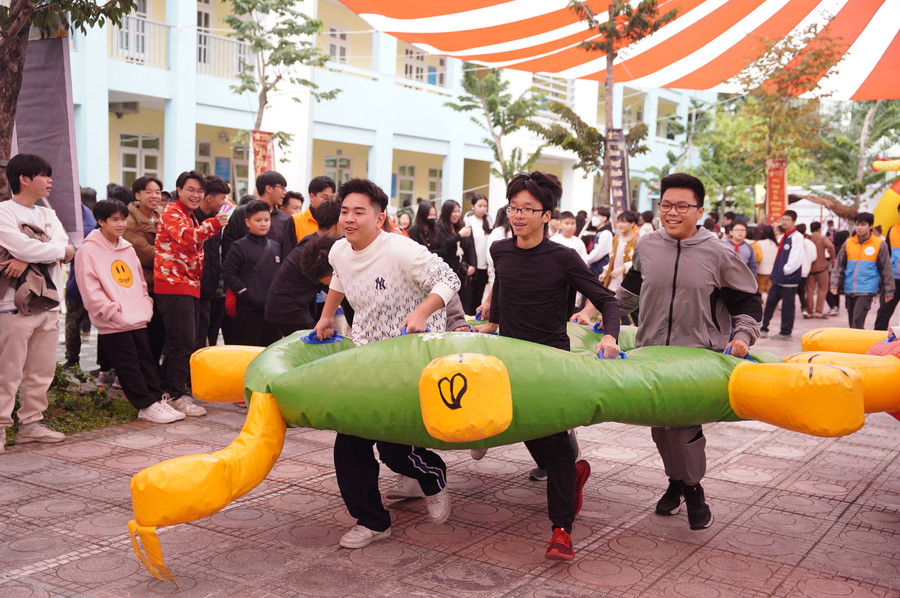 Các trò chơi đòi hỏi tính đồng đội cao. Các trò chơi đòi hỏi tính đồng đội cao.