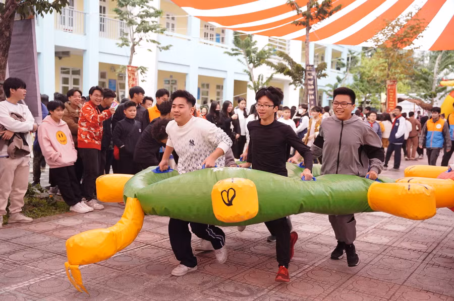 Các trò chơi đòi hỏi tính đồng đội cao.