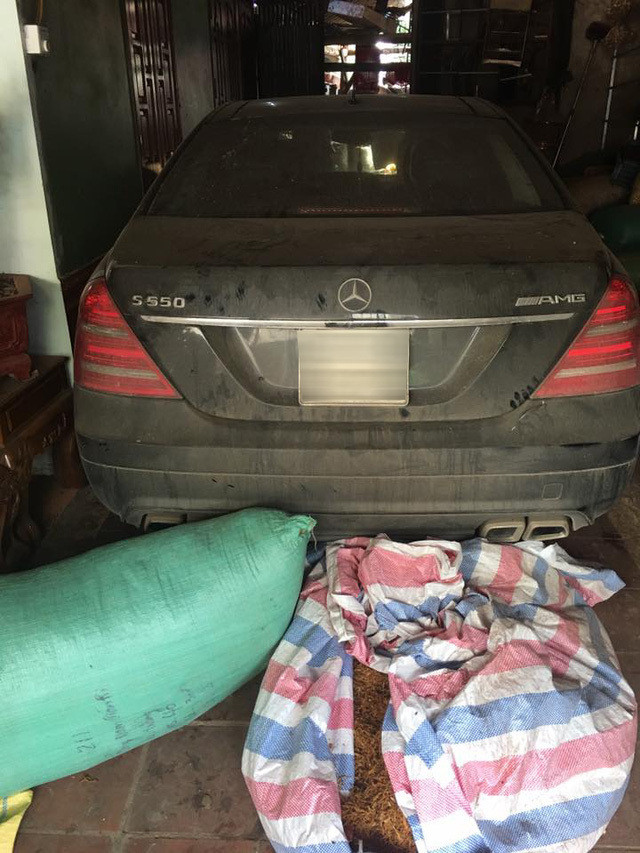 Cận cảnh những siêu xe tiền tỷ bị "bỏ xó" tại Việt Nam ảnh 7 Cận cảnh những siêu xe tiền tỷ bị "bỏ xó" tại Việt Nam ảnh 7