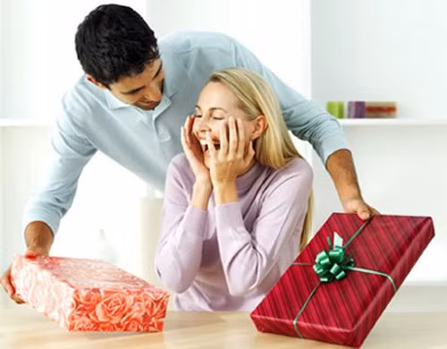 Thư không gửi - Viết cho đàn ông: Tại sao cứ phải tặng quà phụ nữ trong ngày Valentine? (Hình 2).