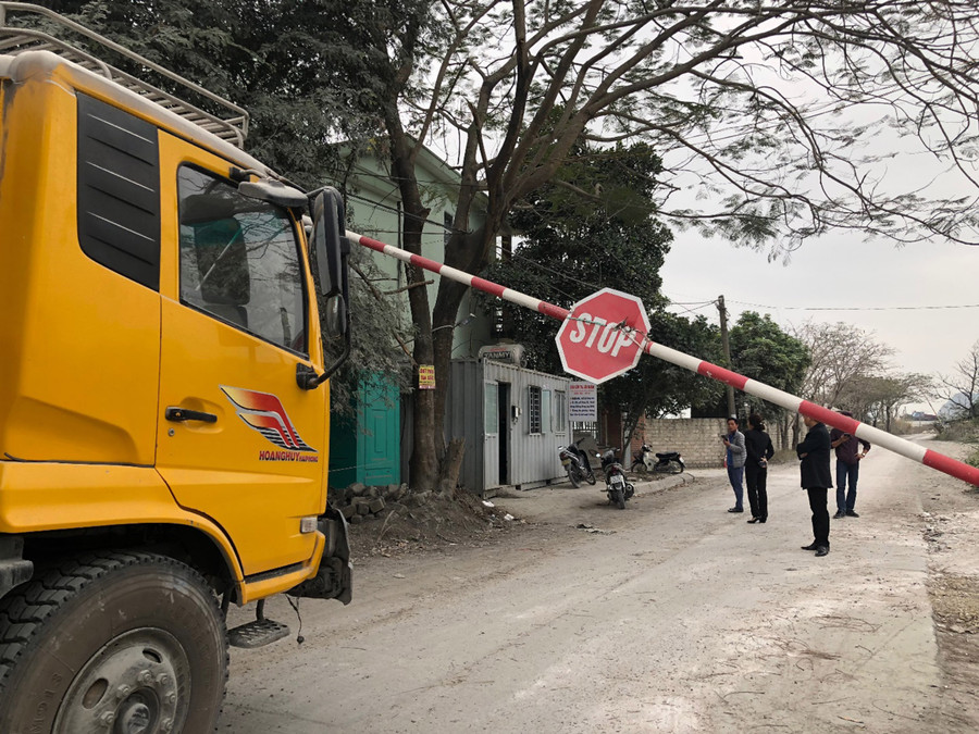 Trạm kiểm soát đường ra vào khu sản xuất vôi Trạm kiểm soát đường ra vào khu sản xuất vôi