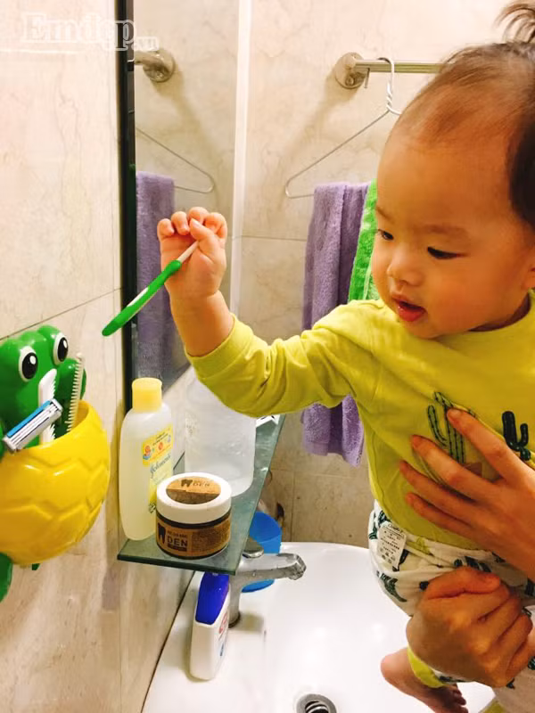 Học mẹ 9x bí kíp giúp con có thói quen đánh răng ngay từ khi còn nhỏ