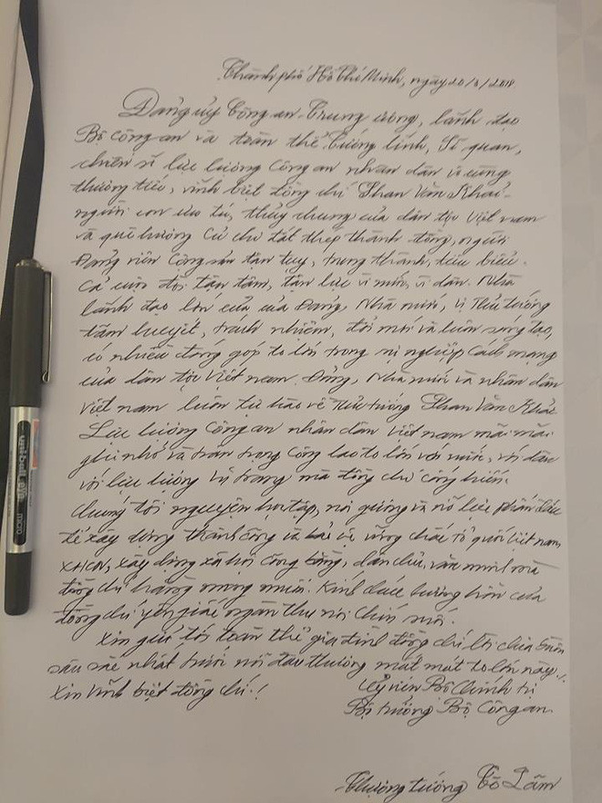 Những lời tiếc thương cố Thủ tướng Phan Văn Khải của lãnh đạo Đảng, Nhà nước trong sổ tang - Ảnh 8. Những lời tiếc thương cố Thủ tướng Phan Văn Khải của lãnh đạo Đảng, Nhà nước trong sổ tang - Ảnh 8.