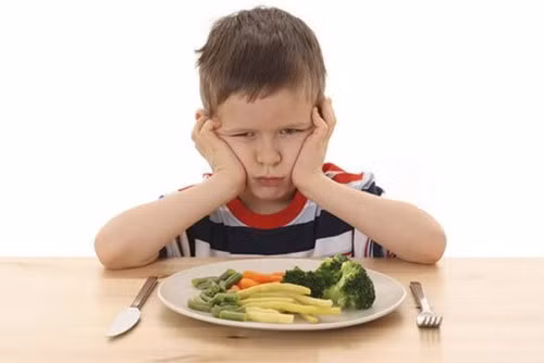 Cách chăm sóc trẻ suy dinh dưỡng chuẩn nhất, giúp bé tăng cân, không lo thấp còi ảnh 2 tre-em-suy-dinh-duong-phunutoday-02