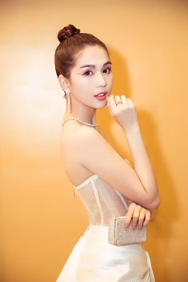 Đây là kiểu tóc hack tuổi siêu đỉnh khiến loạt mỹ nhân Vbiz mê mệt-12