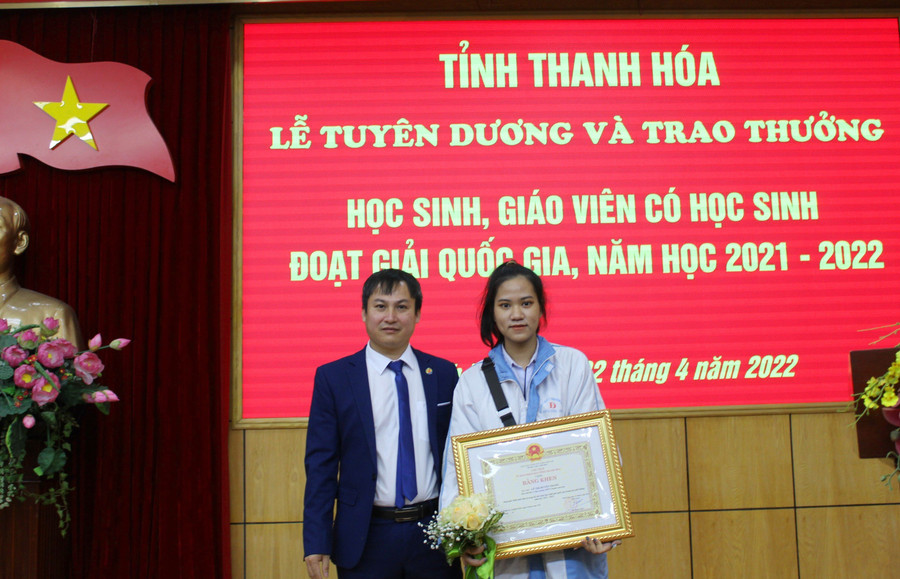 Thầy Hoàng Ngọc Tuyên, giáo viên Địa lý, Trường THPT chuyên Lam Sơn.