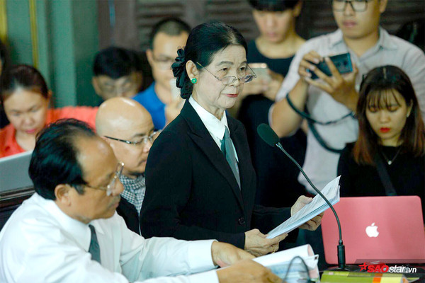 LS Trương Thị Hoà đã gắn bó nhiều vụ kiện lớn nhỏ. Từ những cuộc ly hôn nghìn tỷ của đại gia, án tử hình của một chàng trai trẻ tuổi, cảnh ngặt nghèo trong một gia đình sắp tan vỡ, hay đơn giản là đưa lời khuyên cho người dân thiếu hiểu biết luật pháp…