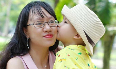 Mẹ trẻ Hà Nội “lười để con tự lập“
