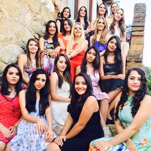 ngoi lang chi co gai xinh sinh song doc dao bac nhat the gioi hinh anh 5