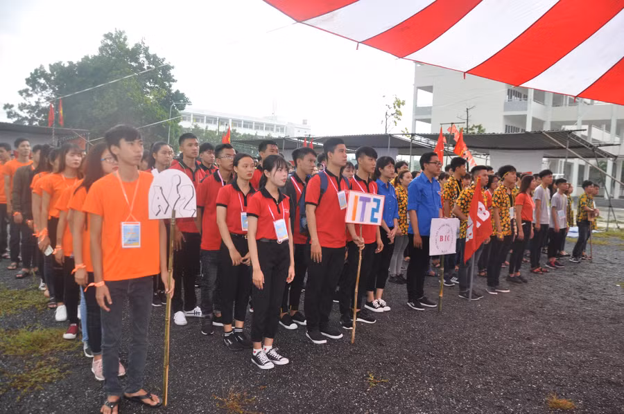 :Hội trại “Lửa truyền thống - Thắp tương lai” diễn ra trong 2 ngày (7-8/10) với các hoạt động sôi nổi, bổ ích