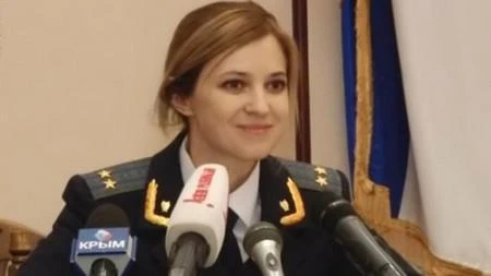 Nữ Bộ trưởng xinh đẹp Poklonskaya của Crimea.