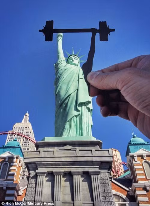 Các điểm đến lạ mắt khi được cắt ghép hình giấy