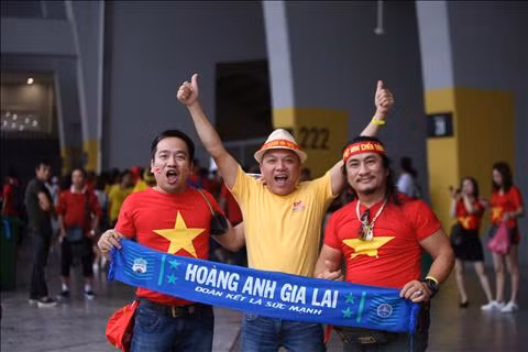 TRỰC TIẾP TỪ BUKIT JALIL Mưa bắt đầu ngớt hình ảnh 3