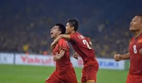 Chiêm ngưỡng siêu phẩm sút xa của Đức Huy nâng tỷ số 2-0 cho ĐT Việt Nam