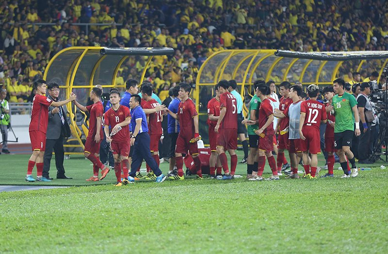 Bị Việt Nam cầm hòa, cầu thủ Malaysia đổ gục xuống sân ảnh 8 Tuyển Việt Nam,Tuyển Malaysia