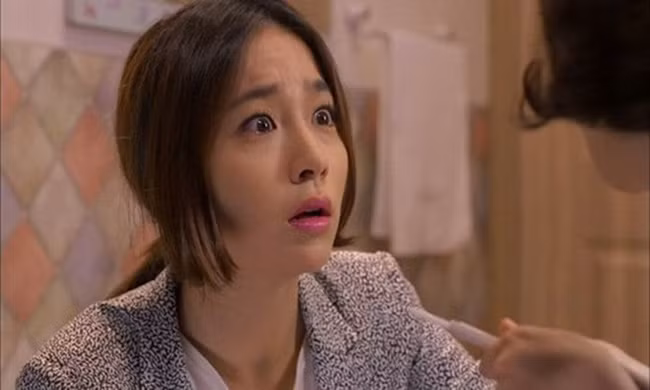 Ra mắt nhà người yêu, cô gái tròn mắt khi thấy chị gái của bạn trai 