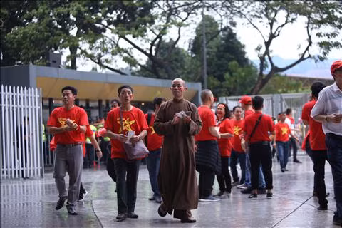 TRỰC TIẾP TỪ BUKIT JALIL Mưa bắt đầu ngớt hình ảnh 3