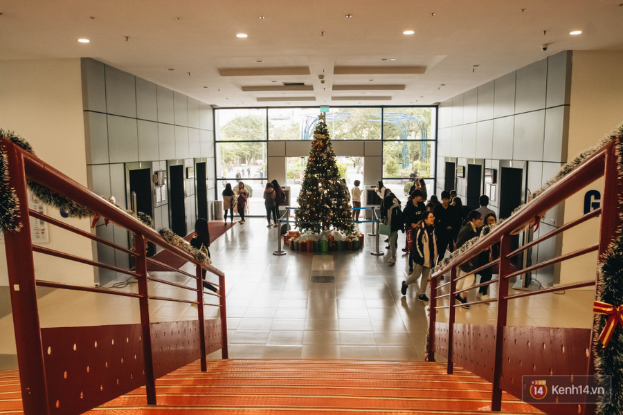 Xịn như Kinh tế Quốc dân: Dựng không gian checkin Noel sang như khách sạn bên trong toà nhà thế kỷ 96.000 m2 với 17 thang máy! - Ảnh 7. Xịn như Kinh tế Quốc dân: Dựng không gian checkin Noel sang như khách sạn bên trong toà nhà thế kỷ 96.000 m2 với 17 thang máy! - Ảnh 7.