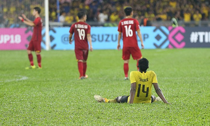 Bị Việt Nam cầm hòa, cầu thủ Malaysia đổ gục xuống sân ảnh 4 Tuyển Việt Nam,Tuyển Malaysia