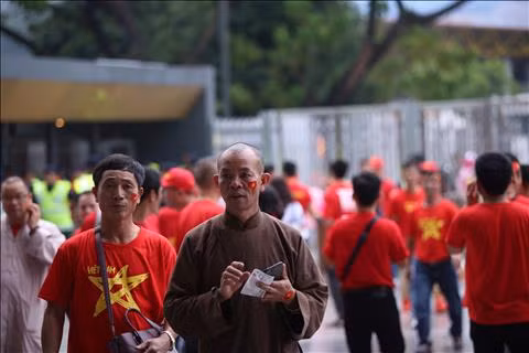 TRỰC TIẾP TỪ BUKIT JALIL Mưa bắt đầu ngớt hình ảnh 3