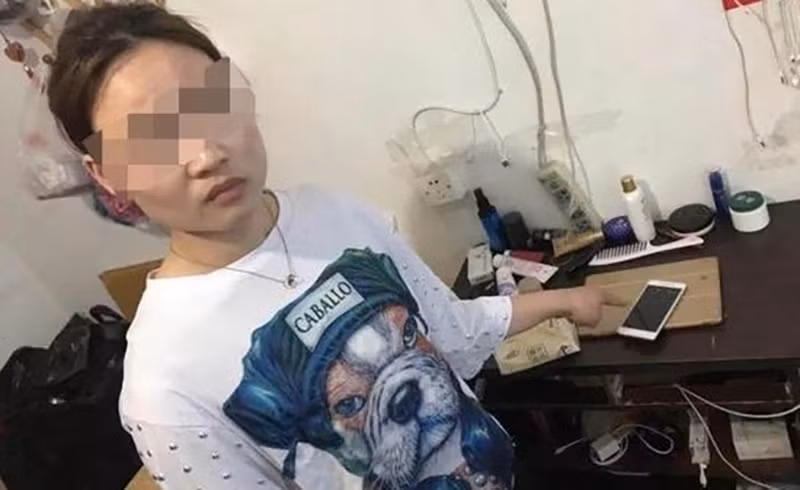 Nhặt được smartphone không cài mật khẩu lại có sẵn Alipay, người phụ nữ đi mua sắm điên cuồng rồi bị bắt-6