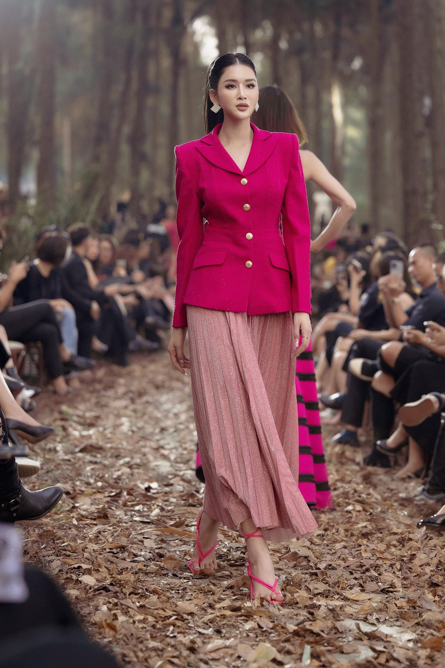 Á hậu Nguyễn Nga sẽ đại diện Việt Nam tham gia Hoa hậu Du lịch Quốc tế 2022 - Miss Tourism International 2022.