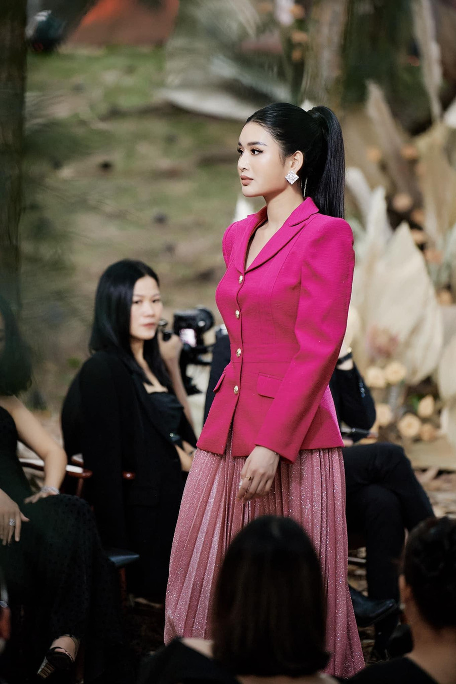 Sau gần 1 tháng đăng quang Á hậu Hoàn cầu Việt Nam 2022, Nguyễn Nga chứng minh sự tiến bộ qua thần thái trình diễn chuyên nghiệp.