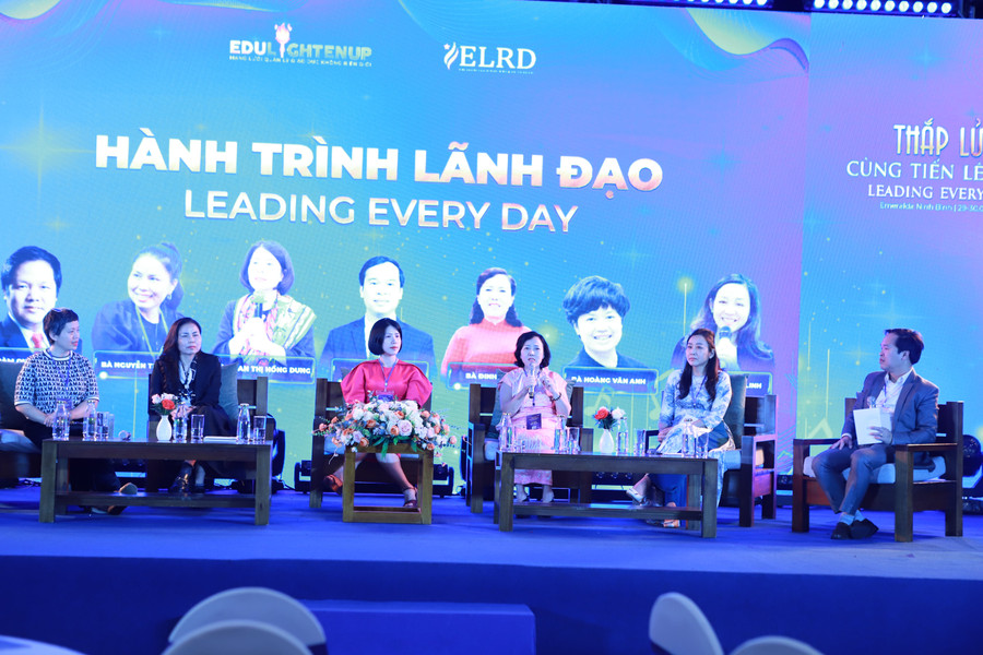 Các đại biểu cùng thảo luận nhiều vấn đề về hành trình lãnh đạo.