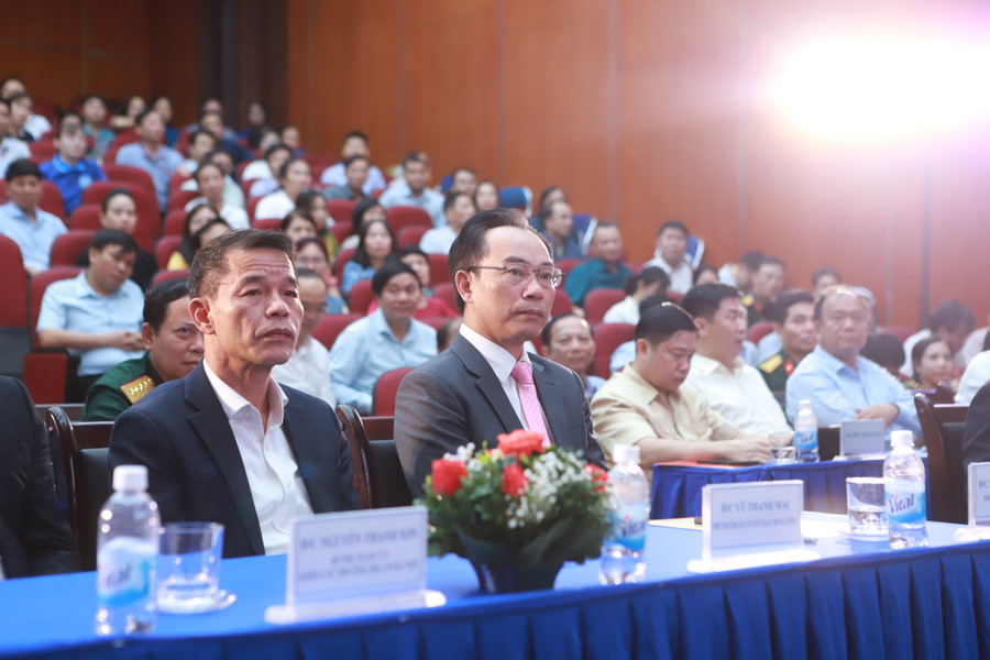 Các đại biểu tham dự chương trình. Ảnh: Đình Tuệ.