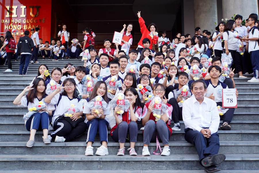 Ở HIU không chỉ có môi trường học tập thân thiện, vui tươi, mà còn có đội ngũ thầy cô giáo hết lòng yêu thương sinh viên