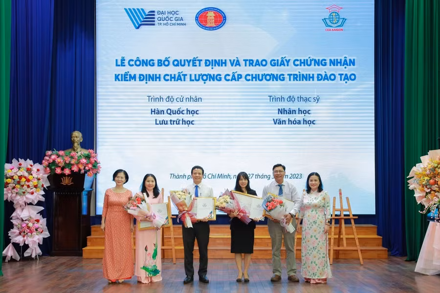 Chương trình đào tạo ngành Lưu trữ học được công nhận kiểm định chất lượng theo tiêu chuẩn của Bộ Giáo dục và Đào tạo (MOET).