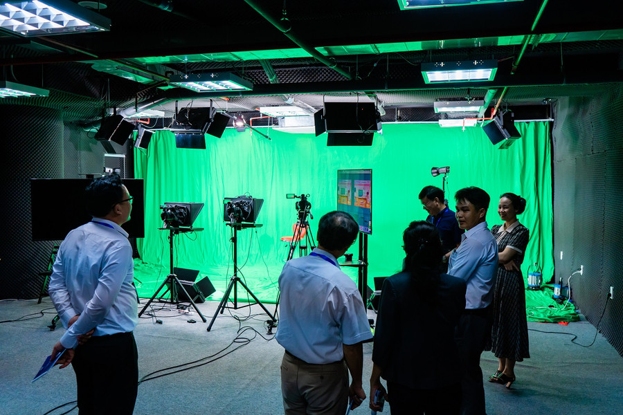 Phòng thực hành studio dành riêng cho sinh viên HIU. Phòng thực hành studio dành riêng cho sinh viên HIU.