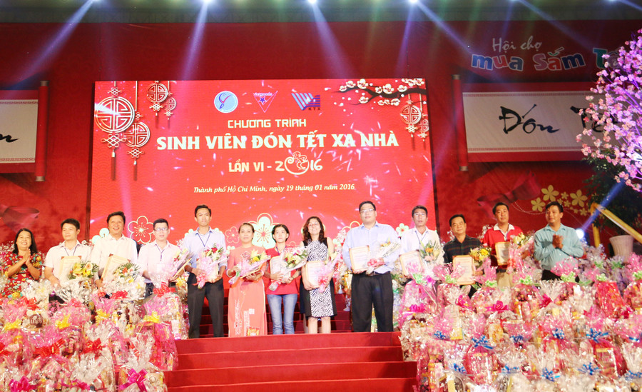 Để sinh viên khó khăn có cái Tết ấm tình người