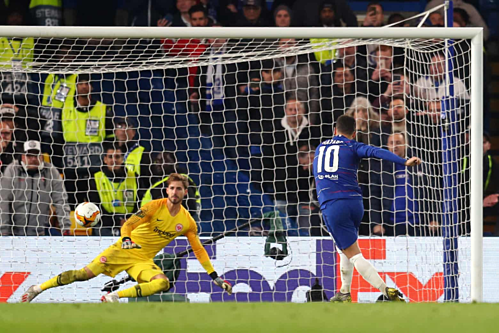 Cú đá luân lưu quyết định của Hazard Cú đá luân lưu quyết định của Hazard