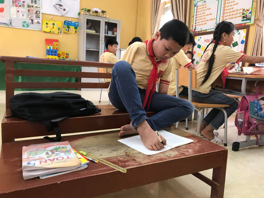 Nghị lực phi thường của cậu học sinh lớp 5 ước “có đôi tay lành lặn”