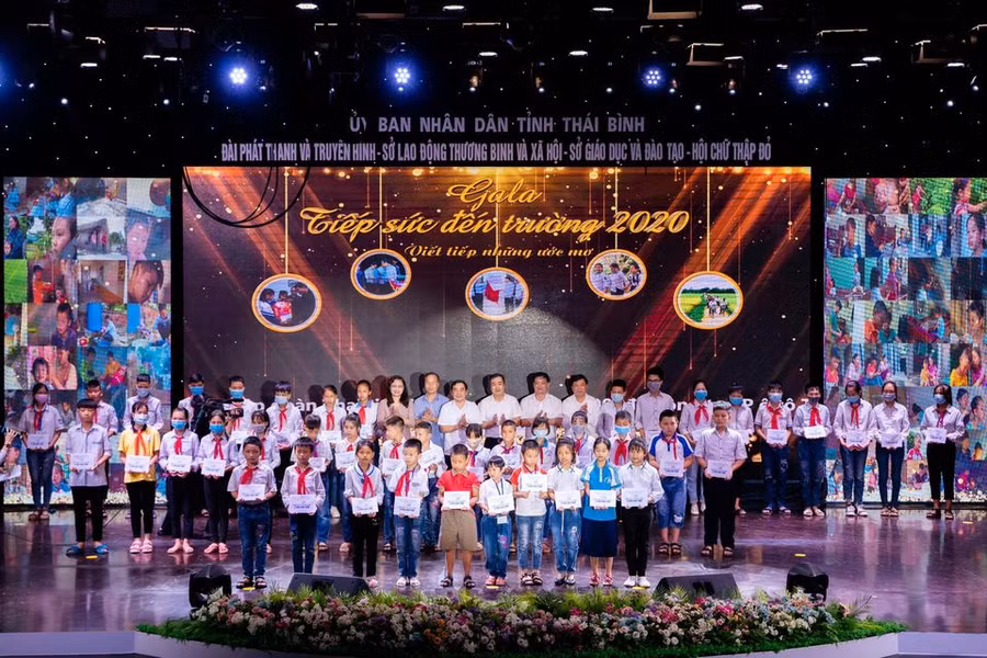 THACO hỗ trợ học sinh tại các tỉnh Thái Bình và Gia Lai