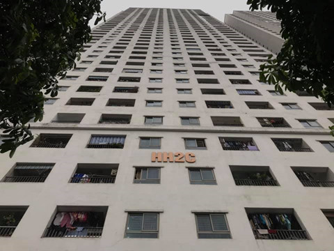 Cháy căn hộ chung cư HH Linh Đàm, cư dân hoảng loạn tháo chạy - ảnh 1