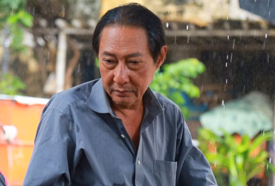 Nghệ sĩ Lê Bình: “Nằm viện, tiền tỷ cũng thành mớ giấy lộn”