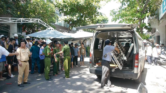 Tai xe Lexus bien 6666 dam chet 4 nguoi khi vua vieng cha ban than hinh anh 2 