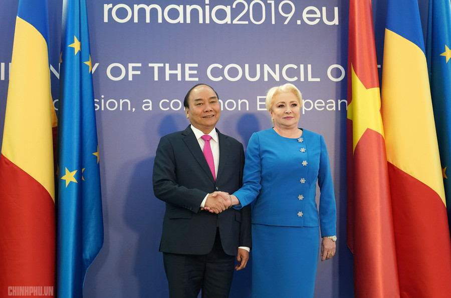 Lễ đón trọng thể Thủ tướng thăm Romania ảnh 5