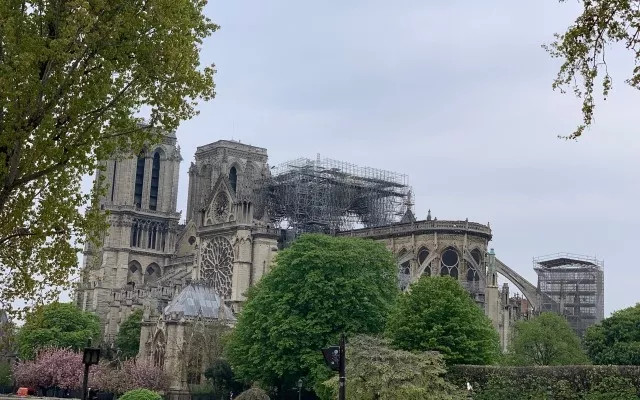 Công bố thiệt hại ban đầu trong vụ cháy ở Nhà thờ Đức Bà Paris 