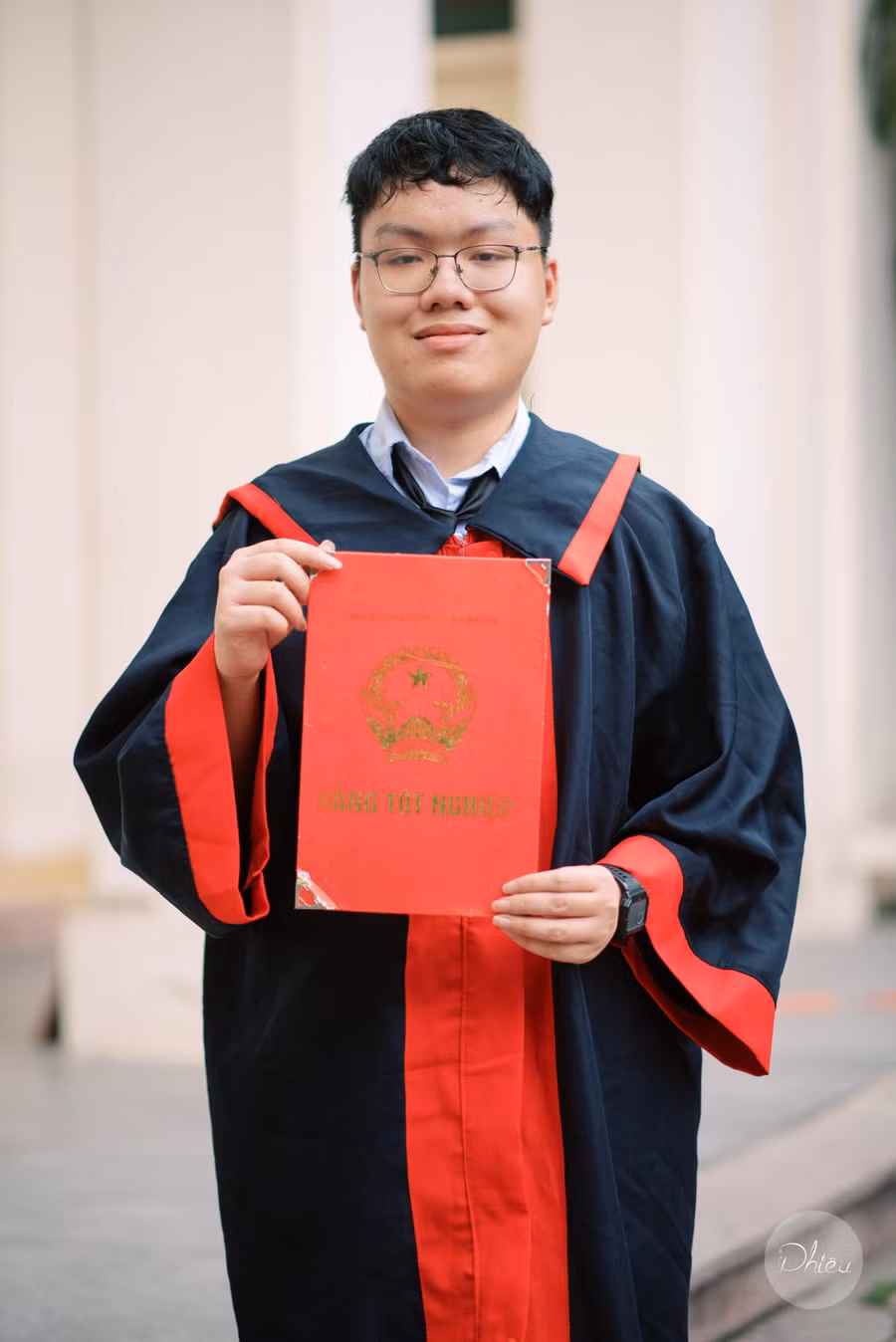 Sau khi tốt nghiệp Trường THPT Chuyên Khoa học tự nhiên, Nguyễn Nhật Minh hiện đang là sinh viên năm nhất ngành Khoa học máy tính, Trường ĐH Công nghệ - ĐHQG Hà Nội.