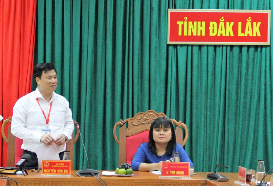 Thứ trưởng Nguyễn Hữu Độ yêu cầu lực lượng tham gia trong công tác tổ chức kỳ thi đặt mục tiêu cao nhất là tính công bằng Thứ trưởng Nguyễn Hữu Độ yêu cầu lực lượng tham gia trong công tác tổ chức kỳ thi đặt mục tiêu cao nhất là tính công bằng