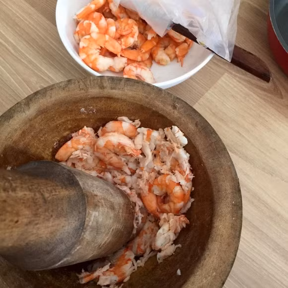 Cach lam ruoc tom thom ngon nhu ngoai hang