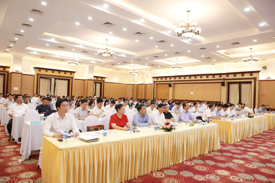 Các đại biểu tham dự hội nghị.