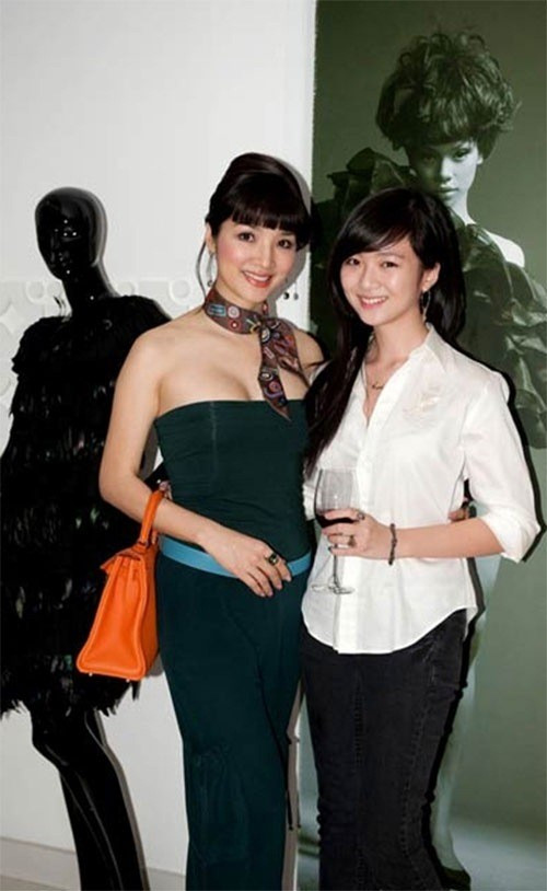 Con gái lớn xinh đẹp và sành mốt của nhà sao Việt