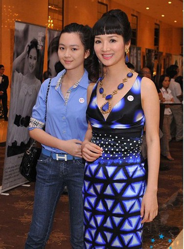 Con gái lớn xinh đẹp và sành mốt của nhà sao Việt