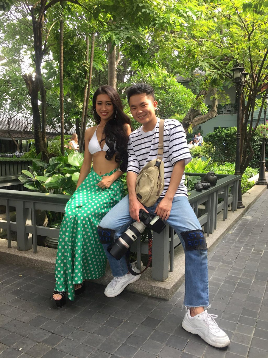 Trở thành nhiếp ảnh giúp Tuấn có cơ hội tiếp xúc với nhiều người nổi tiếng. Trở thành nhiếp ảnh giúp Tuấn có cơ hội tiếp xúc với nhiều người nổi tiếng.