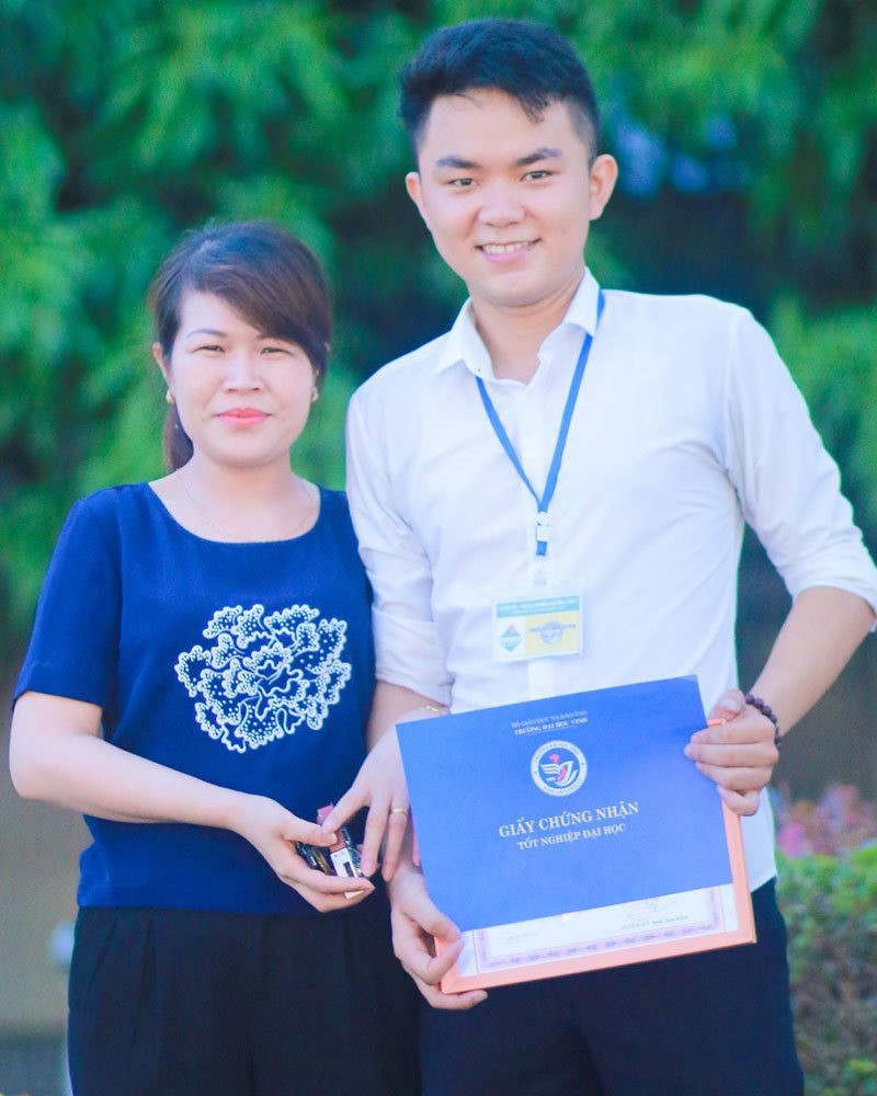 Việc theo đuổi đam mê nhiếp ảnh của anh chàng Hà Tĩnh nhận được sự phản đối kịch liệt từ phía gia đình. Việc theo đuổi đam mê nhiếp ảnh của anh chàng Hà Tĩnh nhận được sự phản đối kịch liệt từ phía gia đình.